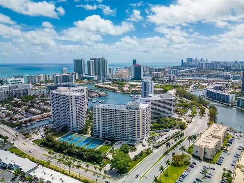 600 Three Islands Blvd #818, Hallandale Beach, FL 33009