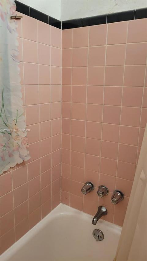 282 E 44th St, Hialeah, FL 33013 photo 5