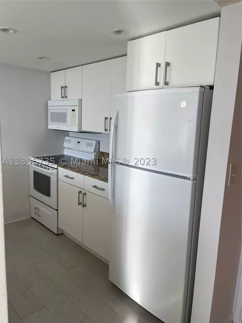 7601 E Treasure Dr #1102, North Bay Village, FL 33141