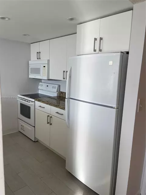 7601 E Treasure Dr #1102, North Bay Village, FL 33141
