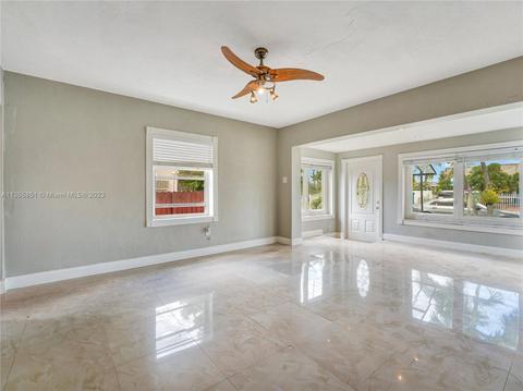 622 SE 7th Pl, Hialeah, FL 33010 photo 4