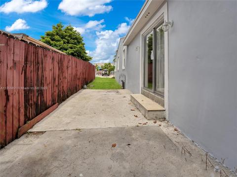 622 SE 7th Pl, Hialeah, FL 33010 photo 26