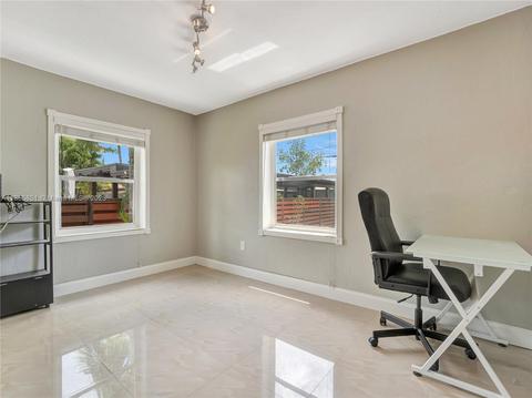 622 SE 7th Pl, Hialeah, FL 33010 photo 20
