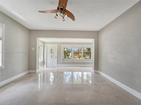 622 SE 7th Pl, Hialeah, FL 33010 photo 3