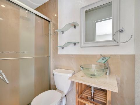 622 SE 7th Pl, Hialeah, FL 33010 photo 17