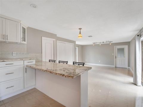 622 SE 7th Pl, Hialeah, FL 33010 photo 13