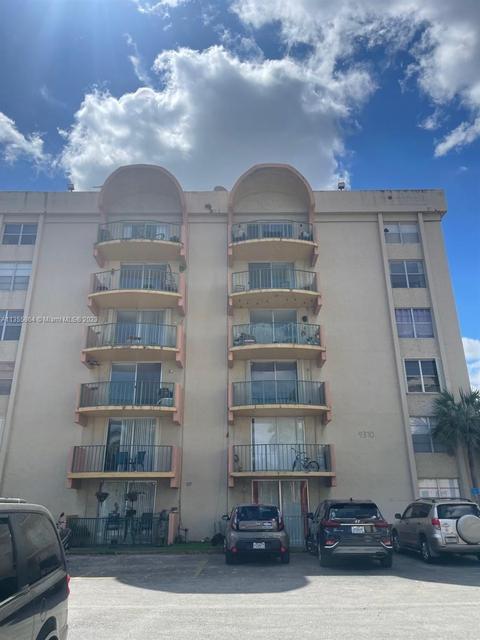 9310 Fontainebleau Blvd #301, Miami, FL 33172