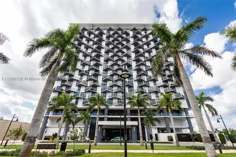 5300 Paseo Blvd #811, Doral, FL 33166
