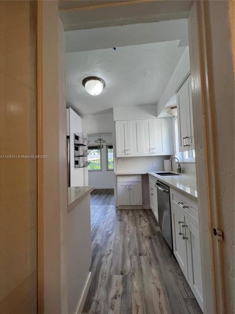 9564 Carlyle Ave, Surfside, FL 33154 photo 29