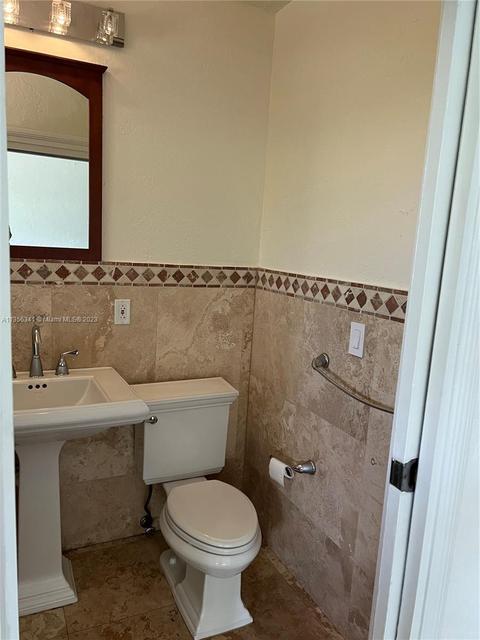 9564 Carlyle Ave, Surfside, FL 33154 photo 4