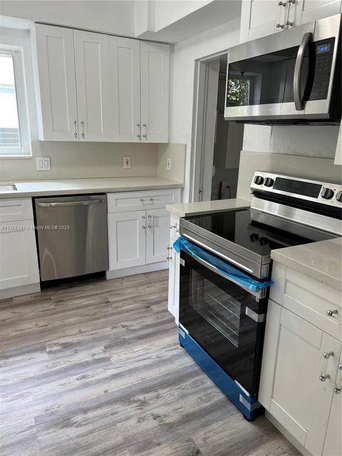 9564 Carlyle Ave, Surfside, FL 33154 photo 14