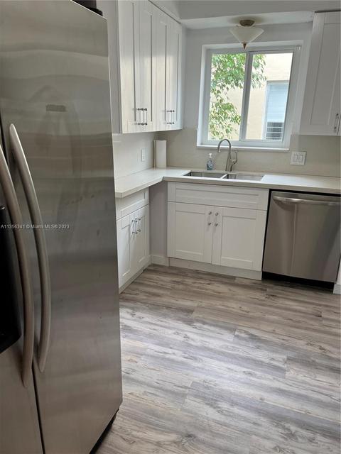 9564 Carlyle Ave, Surfside, FL 33154 photo 13
