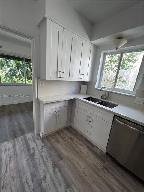 9564 Carlyle Ave, Surfside, FL 33154 photo 26