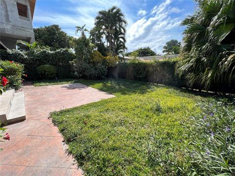 9564 Carlyle Ave, Surfside, FL 33154 photo 21