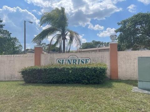 470 NE 18th Ave #102, Homestead, FL 33033