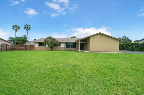 27725 SW 165th Ave, Homestead, FL 33031