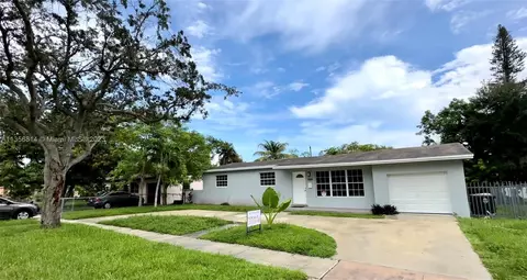 1500 NE 137th St, North Miami, FL 33161