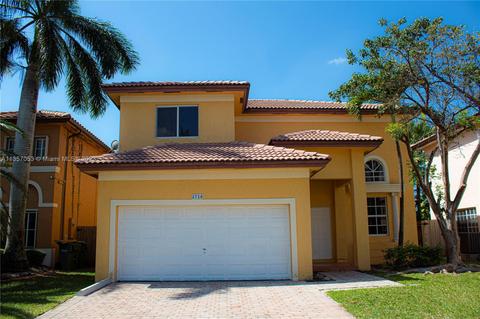 2720 NE 41st Rd, Homestead, FL 33033