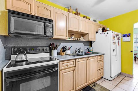 671 E 12th Pl, Hialeah, FL 33010 photo 14