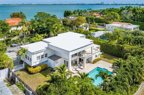 900 N Venetian Dr, Miami Beach, FL 33139