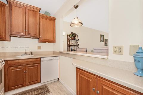 101 E Mcnab Rd #115, Pompano Beach, FL 33060 photo 4
