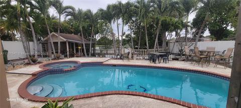 1215 W 80th St, Hialeah, FL 33014 photo 1