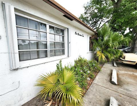 102 SW 9th St, Hallandale Beach, FL 33009