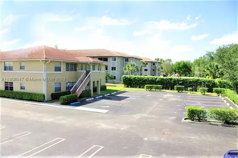 808 Twin Lakes Dr #17-F, Coral Springs, FL 33071