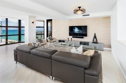 6423 Collins Ave #1610, Miami Beach, FL 33141