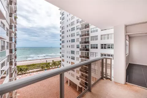 6039 Collins Ave #910, Miami Beach, FL 33140