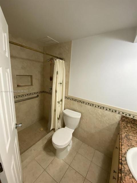 1900 W 68th St #D205, Hialeah, FL 33014 photo 17