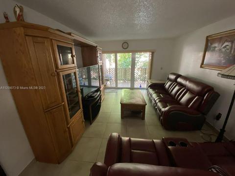 1900 W 68th St #D205, Hialeah, FL 33014 photo 6