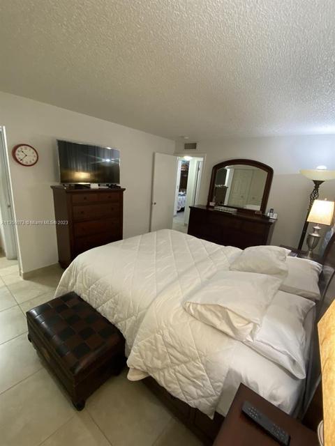 1900 W 68th St #D205, Hialeah, FL 33014 photo 10