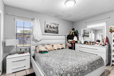 914 W 65th St, Hialeah, FL 33012 photo 24