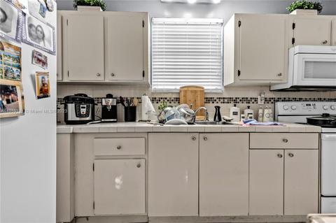 914 W 65th St, Hialeah, FL 33012 photo 21