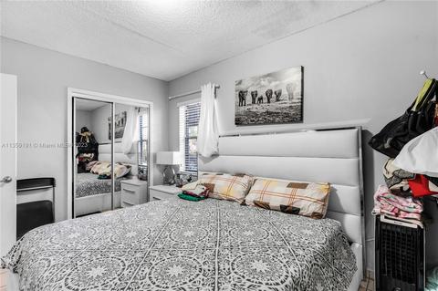 914 W 65th St, Hialeah, FL 33012 photo 17