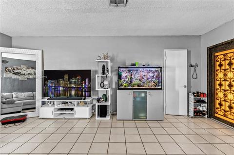 914 W 65th St, Hialeah, FL 33012 photo 16