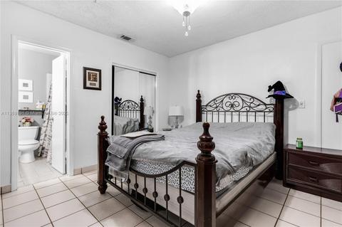 914 W 65th St, Hialeah, FL 33012 photo 10