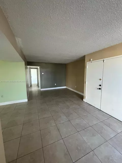 11790 SW 18th St #330-3, Miami, FL 33175