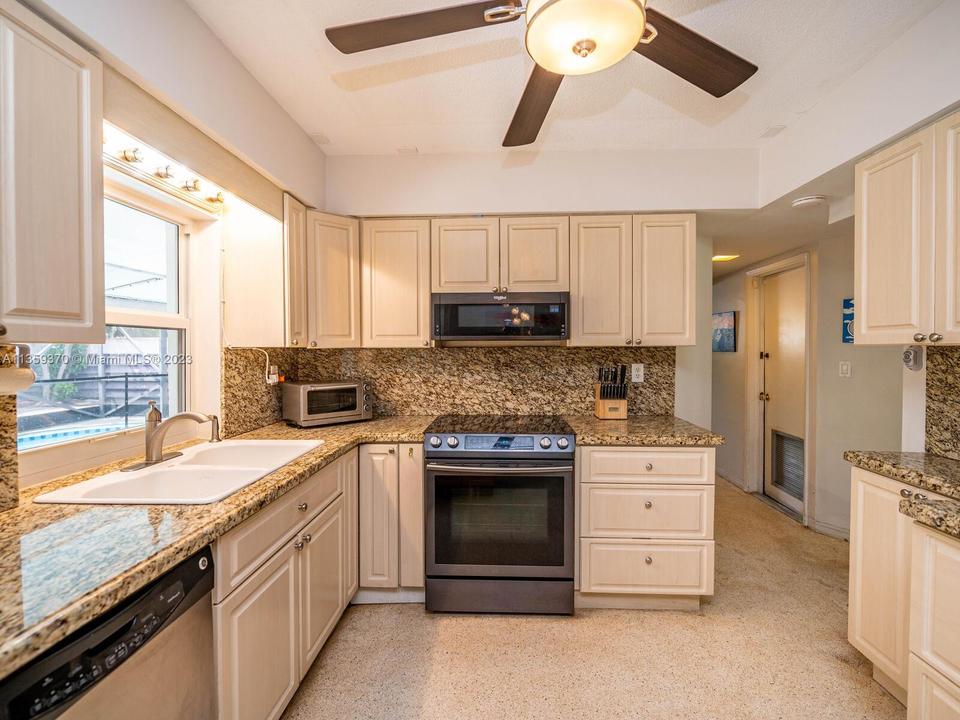  2060 NE 54th St, Fort Lauderdale, FL 33308 photo 14