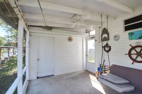 Exterior - 1043 12th St, Okeechobee, FL 34974 photo 6 of 12