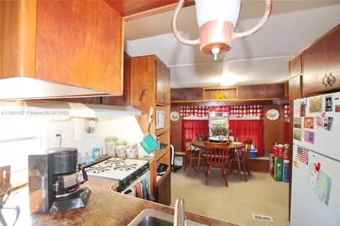 Living - 1043 12th St, Okeechobee, FL 34974 photo 1 of 7