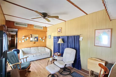 Living - 1043 12th St, Okeechobee, FL 34974 photo 2 of 7