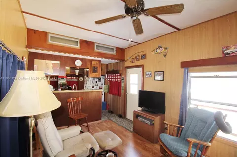 Living - 1043 12th St, Okeechobee, FL 34974 photo 6 of 7