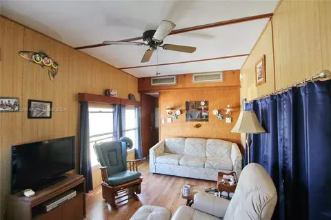 Living - 1043 12th St, Okeechobee, FL 34974 photo 3 of 7