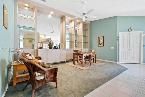 260 Brier Cir, Jupiter, FL 33458 photo 2