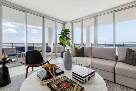 848 Brickell Key Dr #3301, Miami, FL 33131
