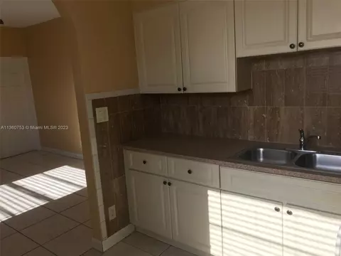 308 E 43rd St, Hialeah, FL 33013 photo 45