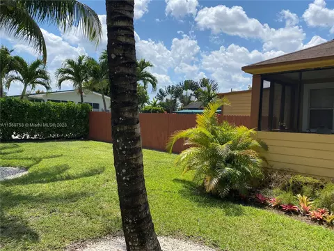 308 E 43rd St, Hialeah, FL 33013 photo 17