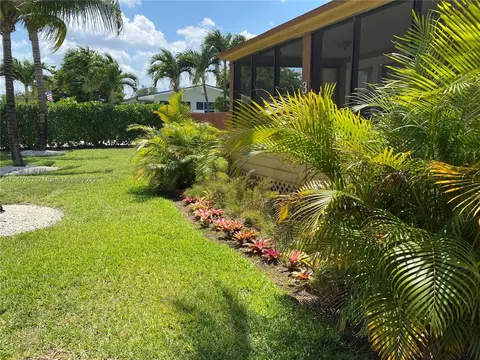 308 E 43rd St, Hialeah, FL 33013 photo 4